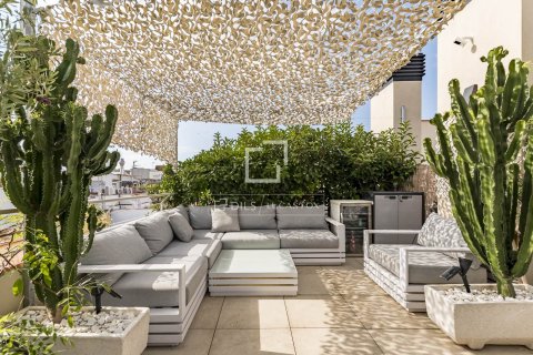 Kattohuoneisto Barcelona, Espanja 2 makuuhuonetta, 78 m2 No. 150454