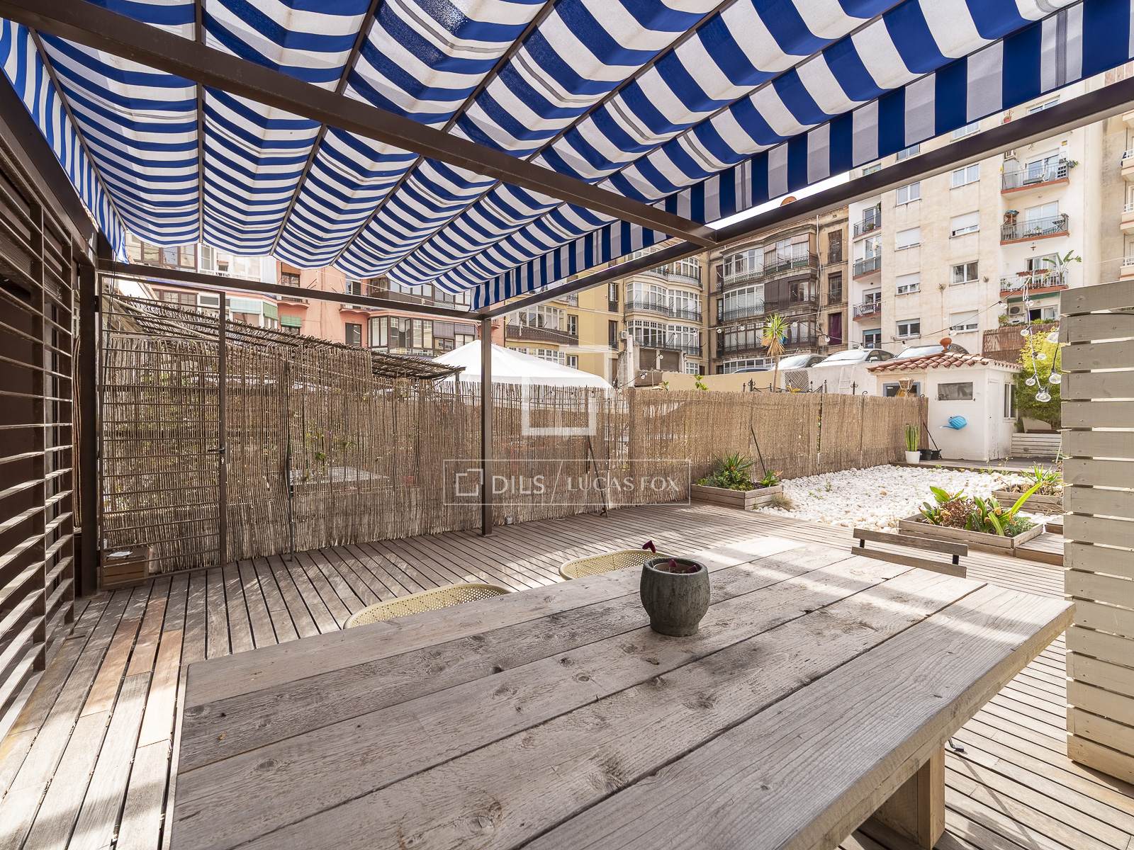 Huoneisto Barcelona, Espanja 3 makuuhuonetta, 165 m2 No. 150456