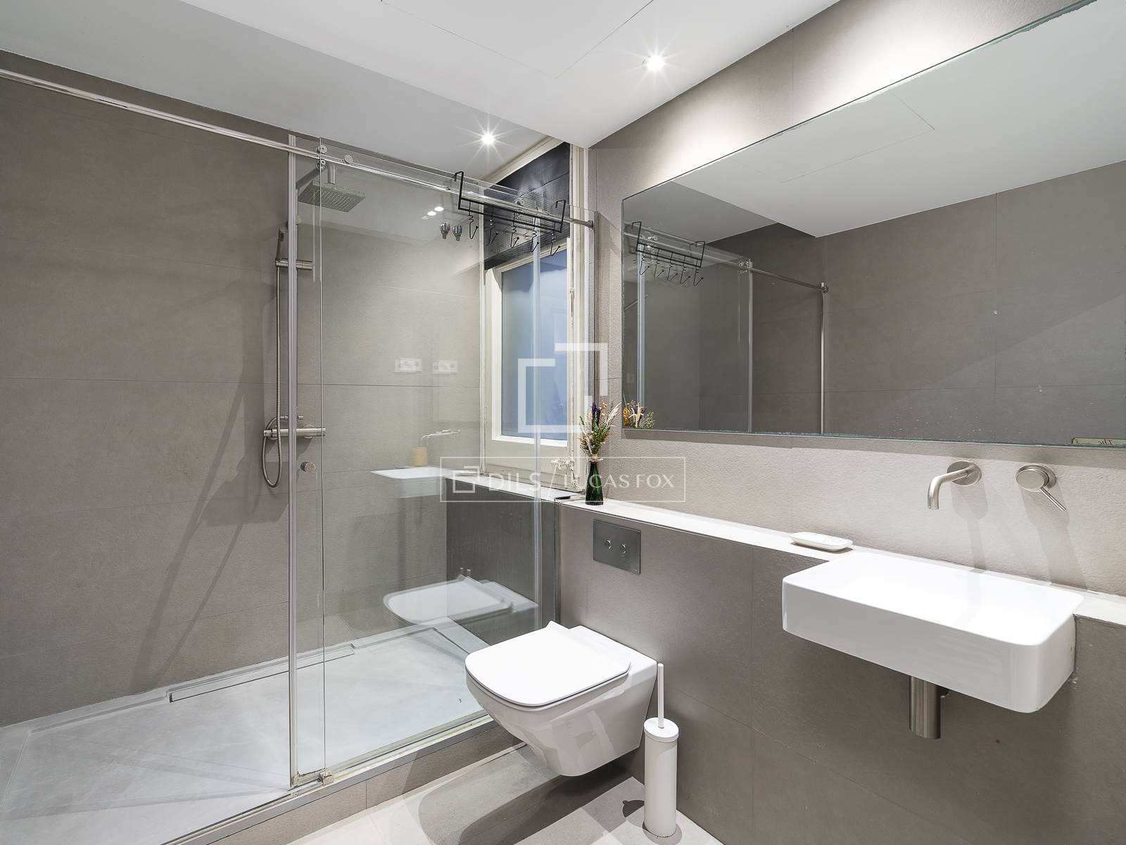 Huoneisto Barcelona, Espanja 3 makuuhuonetta, 165 m2 No. 150456