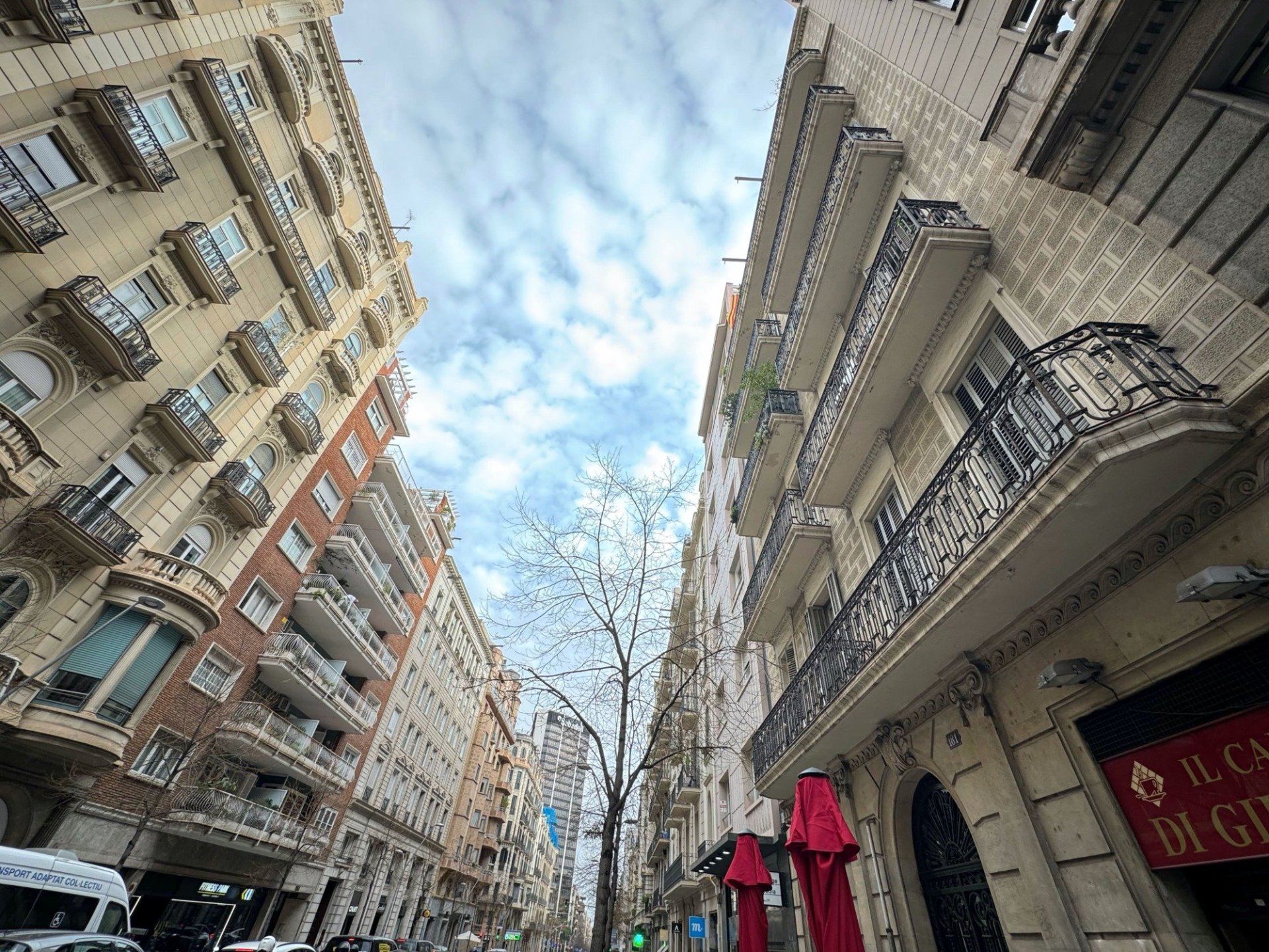Dzīvoklis Barcelona, Spānijā 5 istabas, 136 m2 Nr. 155971
