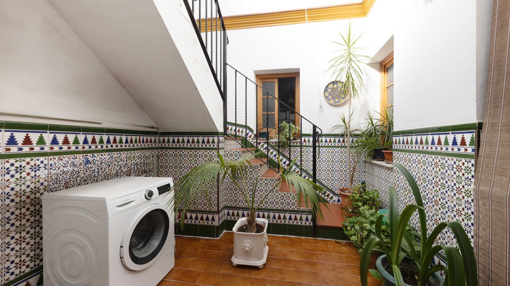 Hus i Coria del Rio, Seville, Spanien 5 sovrum, 500 kvm. Nr. 155970