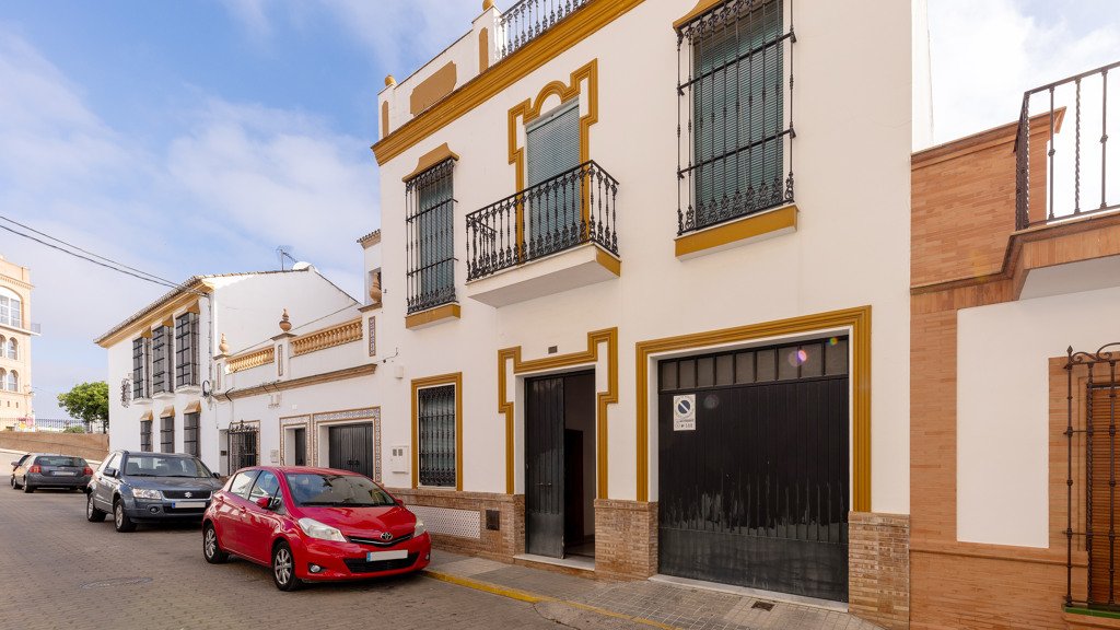 Hus i Coria del Rio, Seville, Spanien 5 sovrum, 500 kvm. Nr. 155970