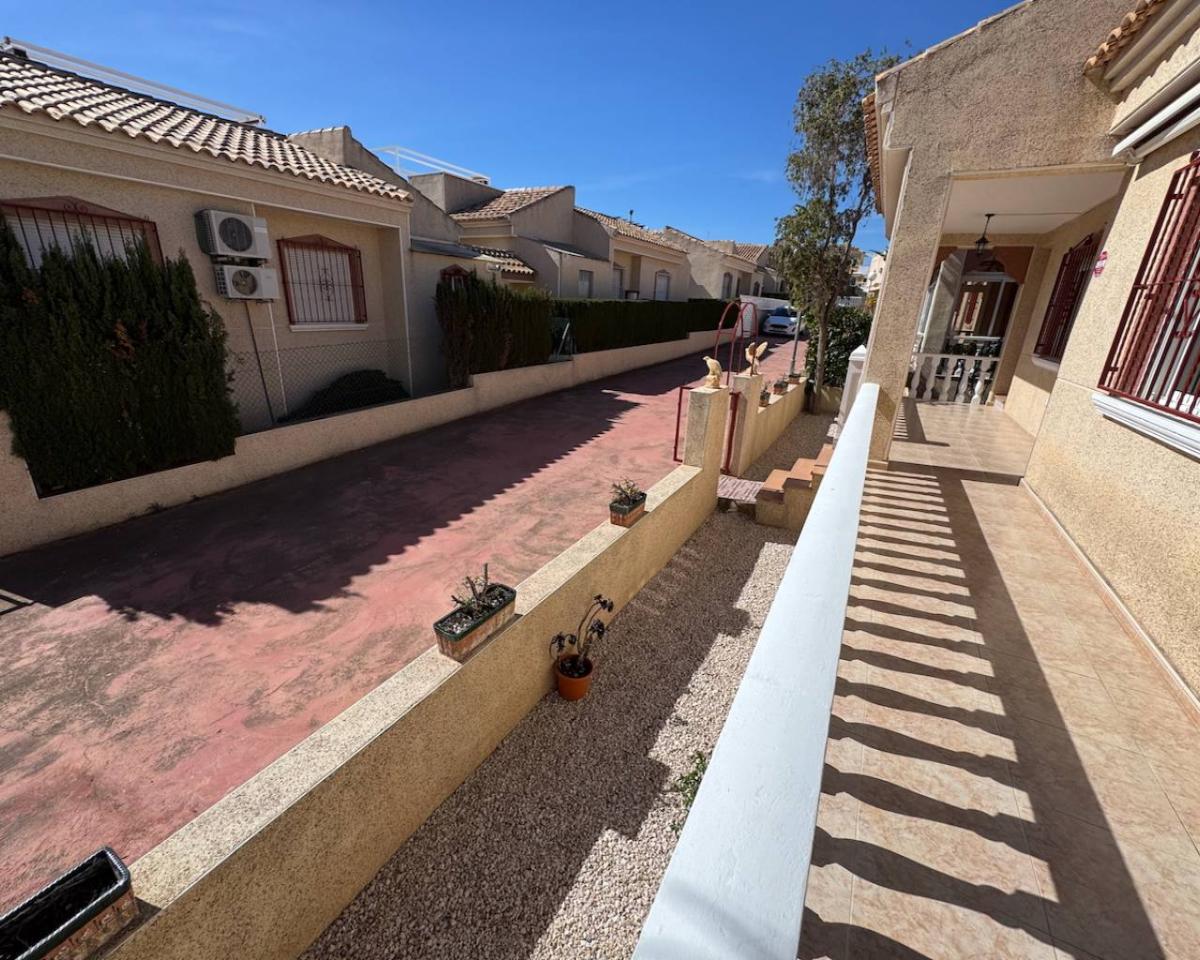 Villa en Algorfa, Alicante, España 2 dormitorios, 73 m2 No. 149116