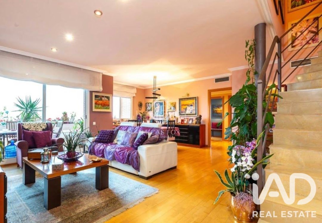 Duplex in Sant Feliu de Llobregat, Barcelona, Spanien 4 Schlafzimmer, 209 m2 Nr. 187553
