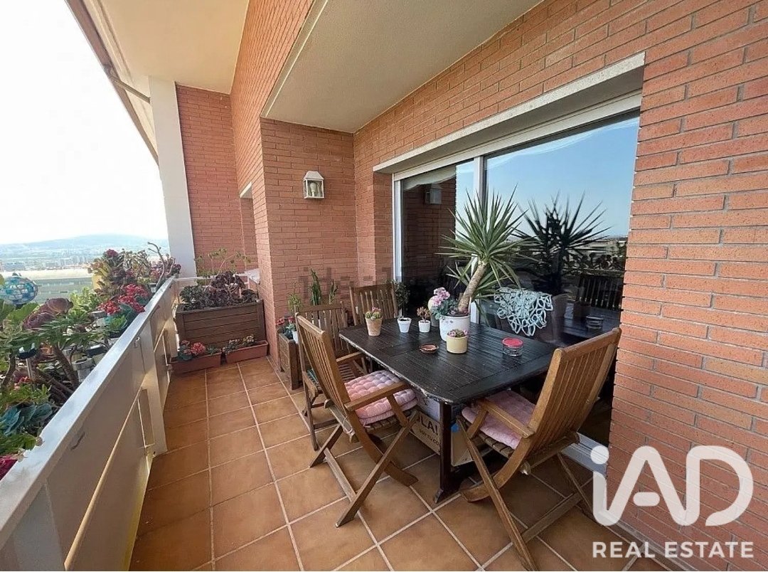Duplex in Sant Feliu de Llobregat, Barcelona, Spanien 4 Schlafzimmer, 209 m2 Nr. 187553