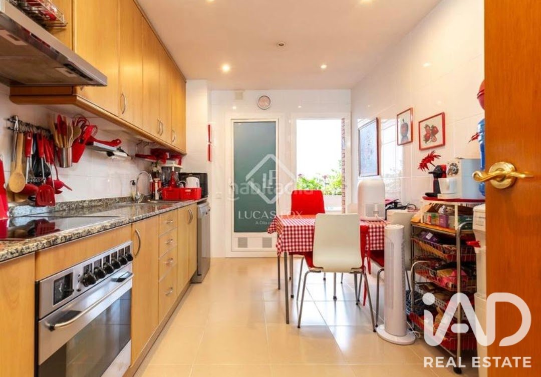 Duplex in Sant Feliu de Llobregat, Barcelona, Spanien 4 Schlafzimmer, 209 m2 Nr. 187553
