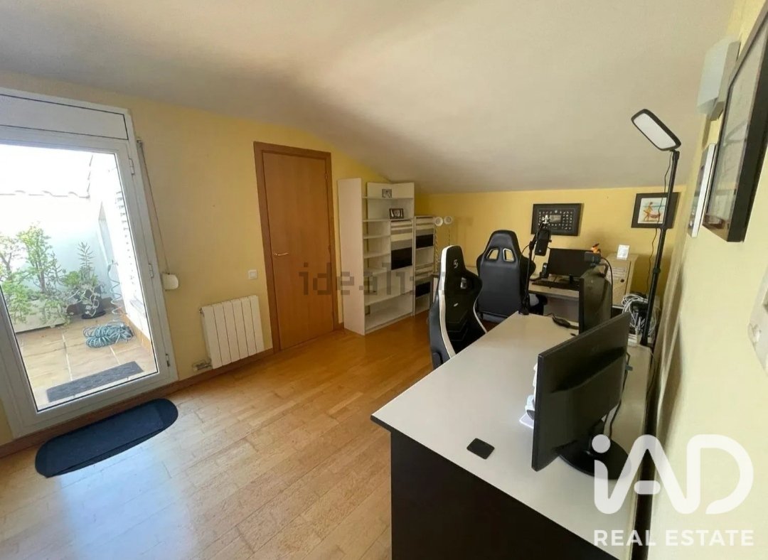 Duplex in Sant Feliu de Llobregat, Barcelona, Spanien 4 Schlafzimmer, 209 m2 Nr. 187553