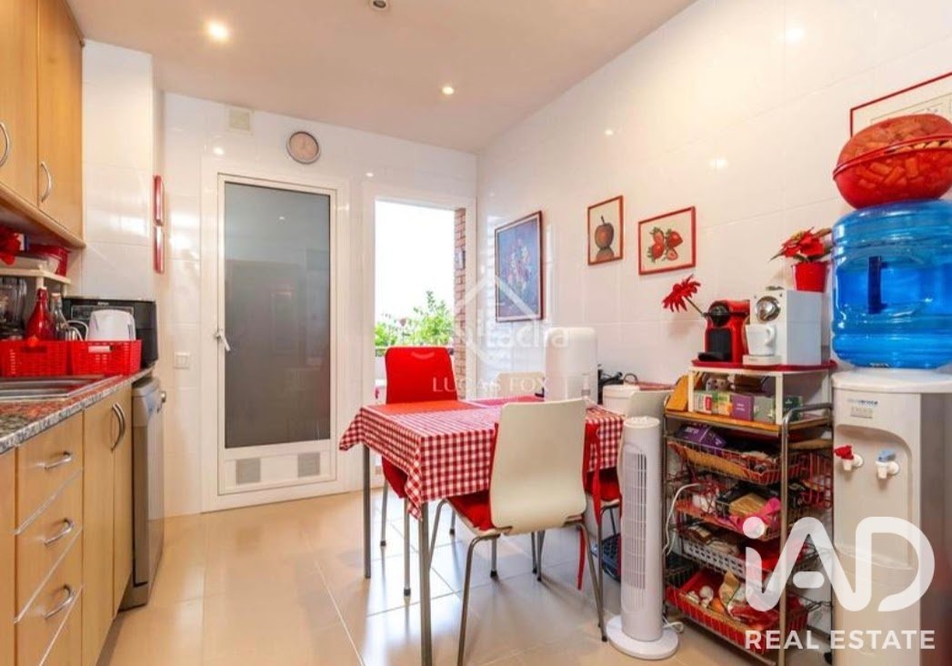 Duplex in Sant Feliu de Llobregat, Barcelona, Spanien 4 Schlafzimmer, 209 m2 Nr. 187553