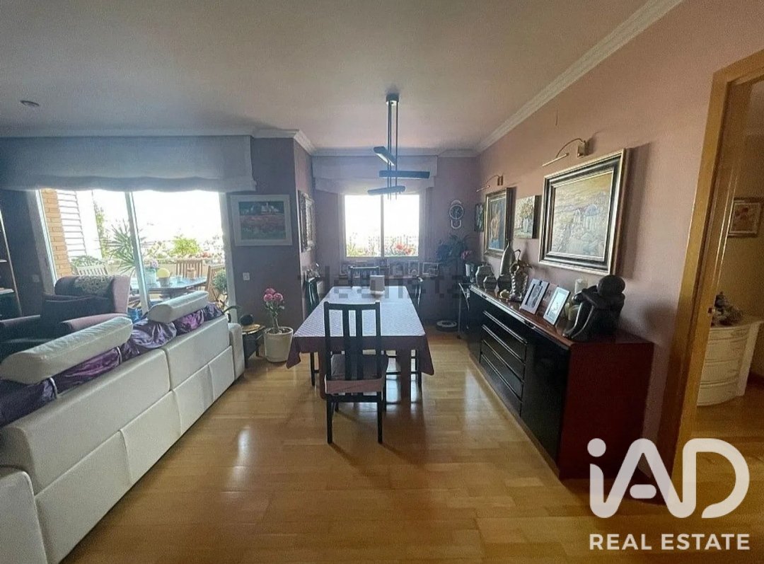 Duplex in Sant Feliu de Llobregat, Barcelona, Spanien 4 Schlafzimmer, 209 m2 Nr. 187553