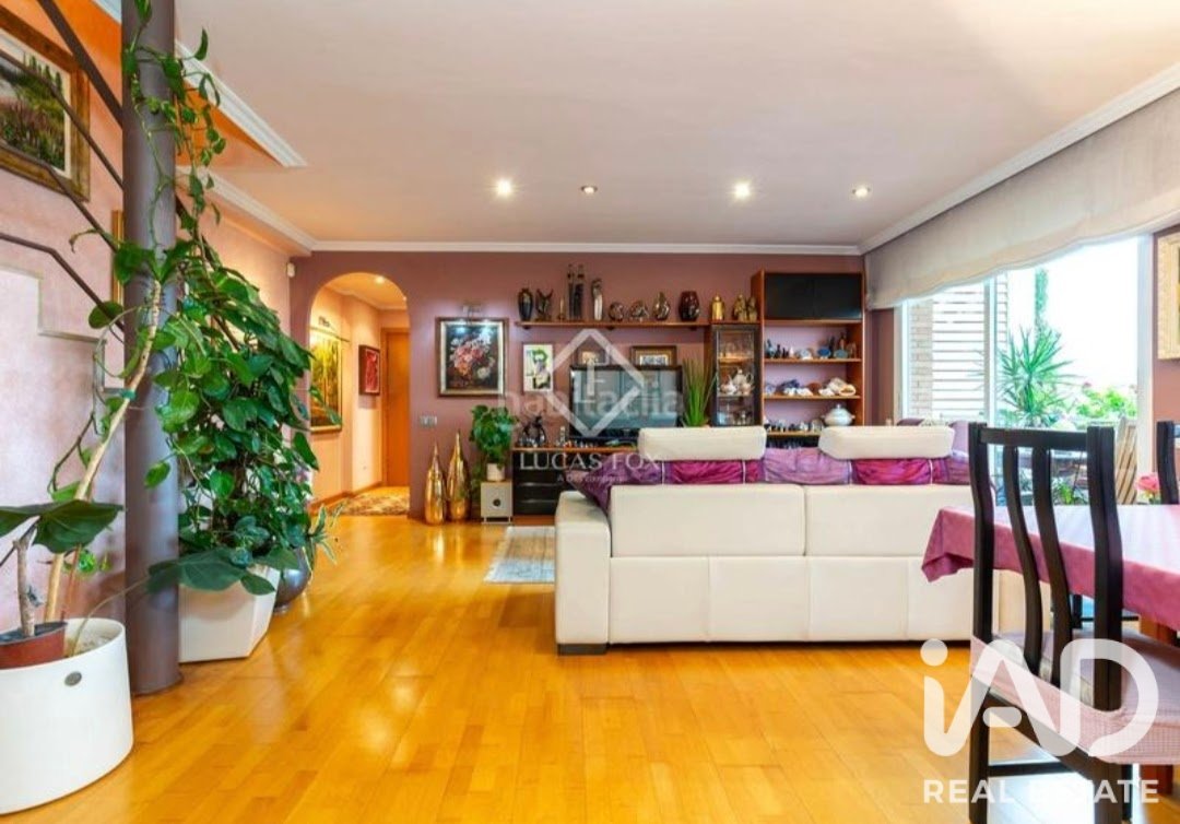 Duplex in Sant Feliu de Llobregat, Barcelona, Spanien 4 Schlafzimmer, 209 m2 Nr. 187553