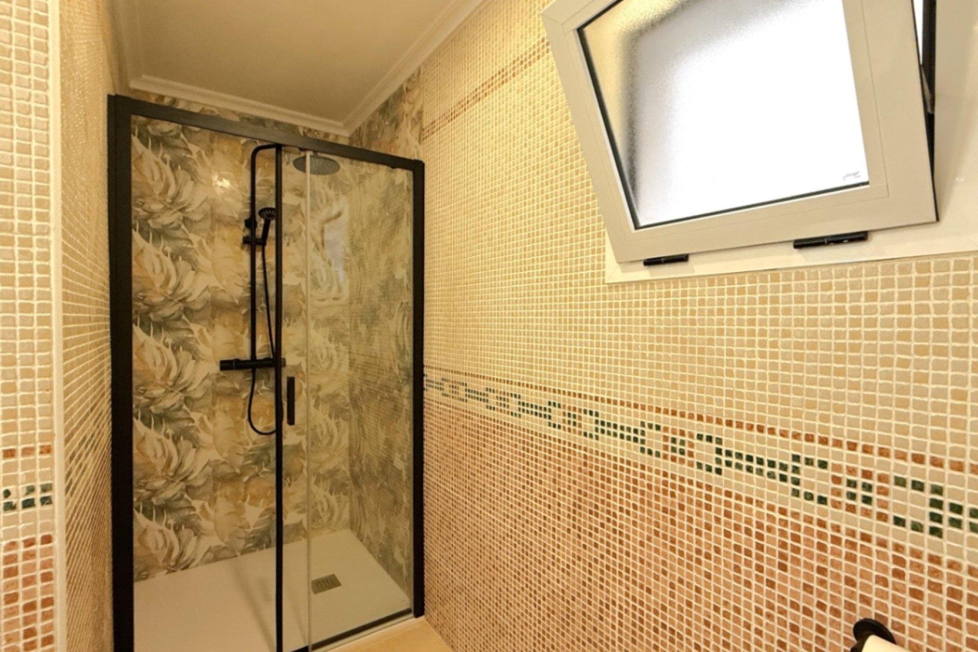 Apartamento en Torrevieja, Alicante, España 2 dormitorios, 50 m2 No. 184287