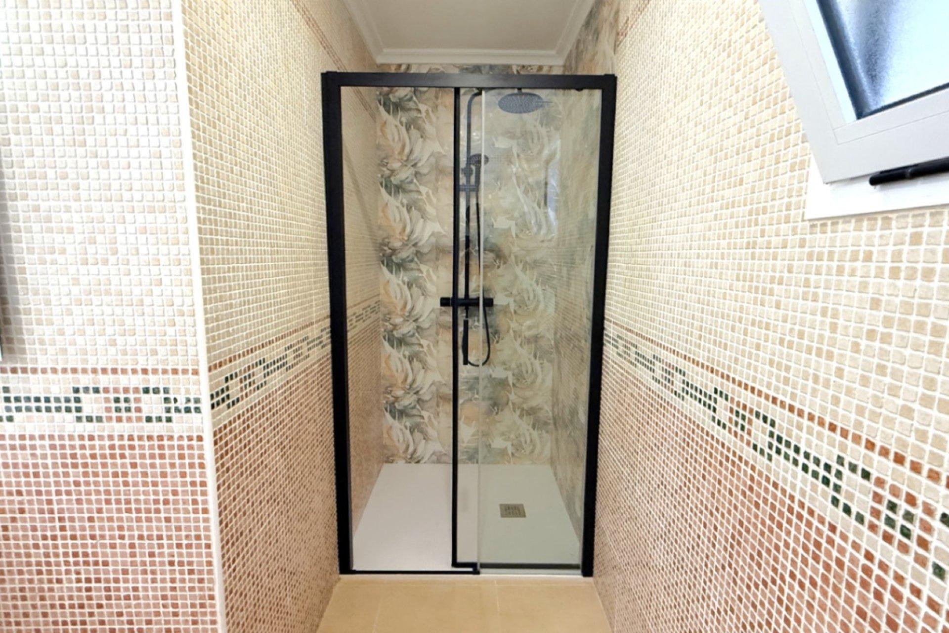 Apartamento en Torrevieja, Alicante, España 2 dormitorios, 50 m2 No. 184287