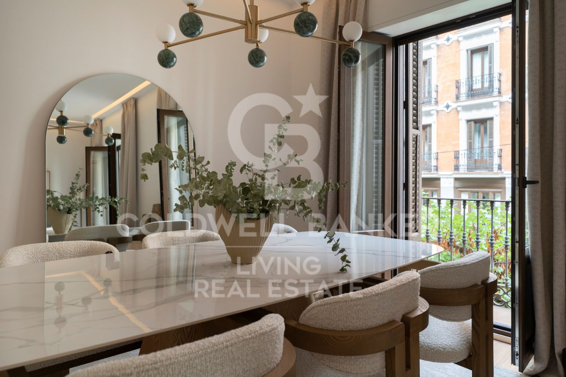 Appartamento a Madrid, Spagna 4 camere da letto, 132 mq. N° 156954