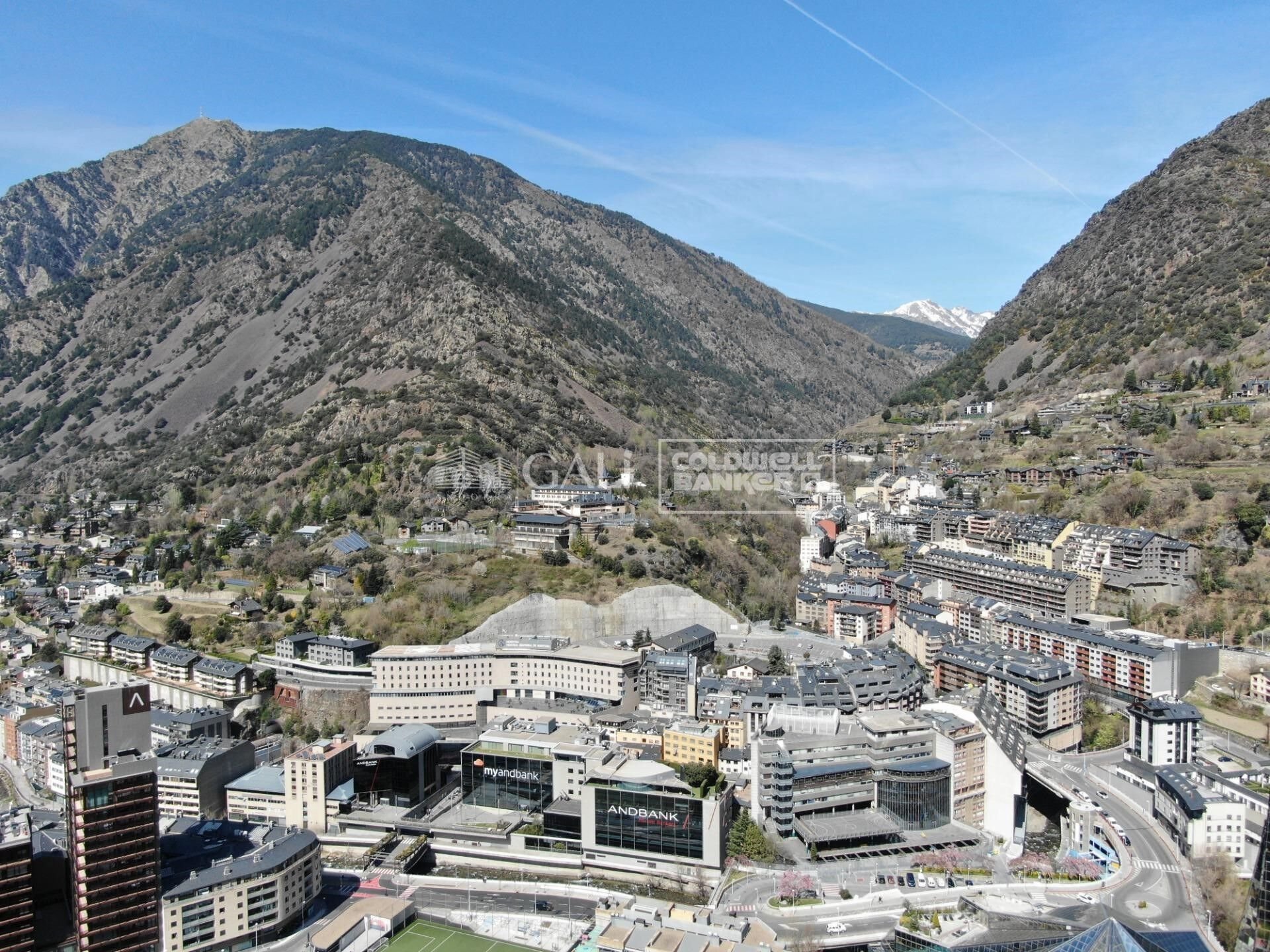 Bliźniak w Principado De Andorra (Ninguna Poblacion Tiene C.P.), Lleida, Hiszpania 4 sypialnie, 241 mkw. nr 156958