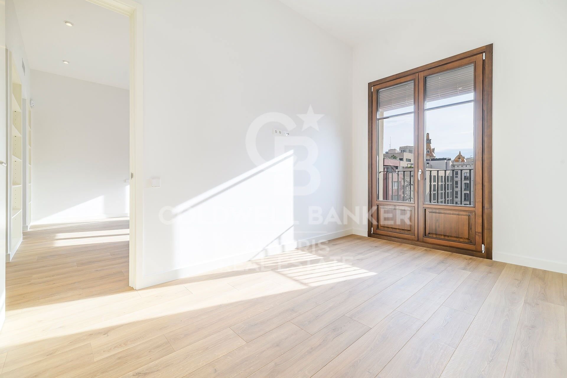 Takvåning i Barcelona, Spanien 2 sovrum, 93 kvm. Nr. 156956