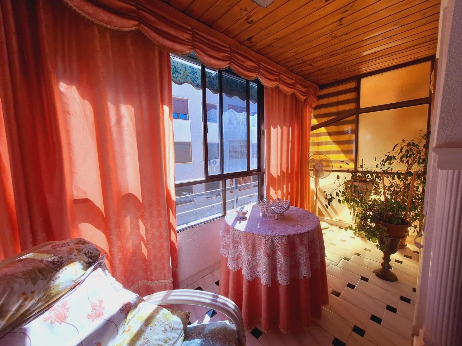 Appartamento a Torrevieja, Alicante, Spagna 1 camera da letto, 93 mq. N° 182934