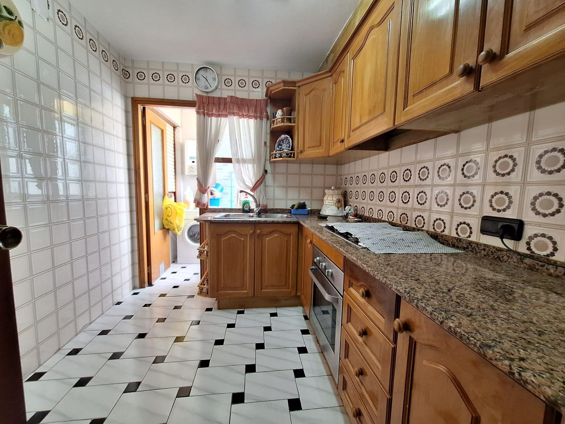 Appartamento a Torrevieja, Alicante, Spagna 1 camera da letto, 93 mq. N° 182934