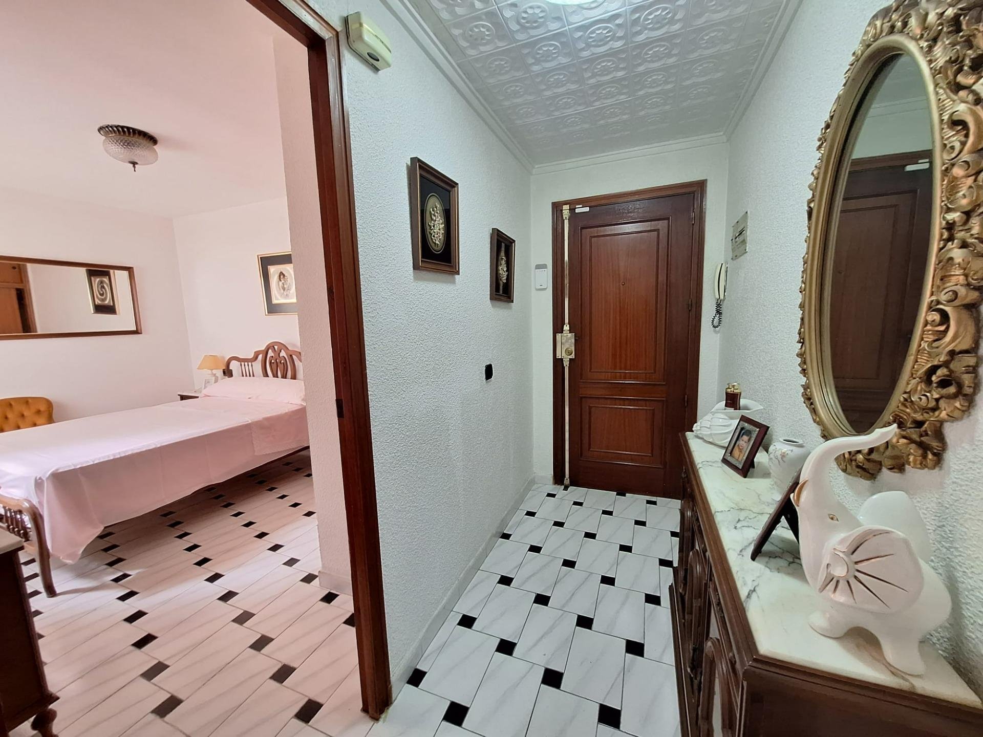 Appartamento a Torrevieja, Alicante, Spagna 1 camera da letto, 93 mq. N° 182934