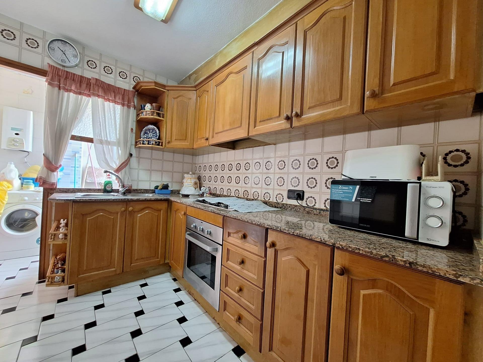 Appartamento a Torrevieja, Alicante, Spagna 1 camera da letto, 93 mq. N° 182934