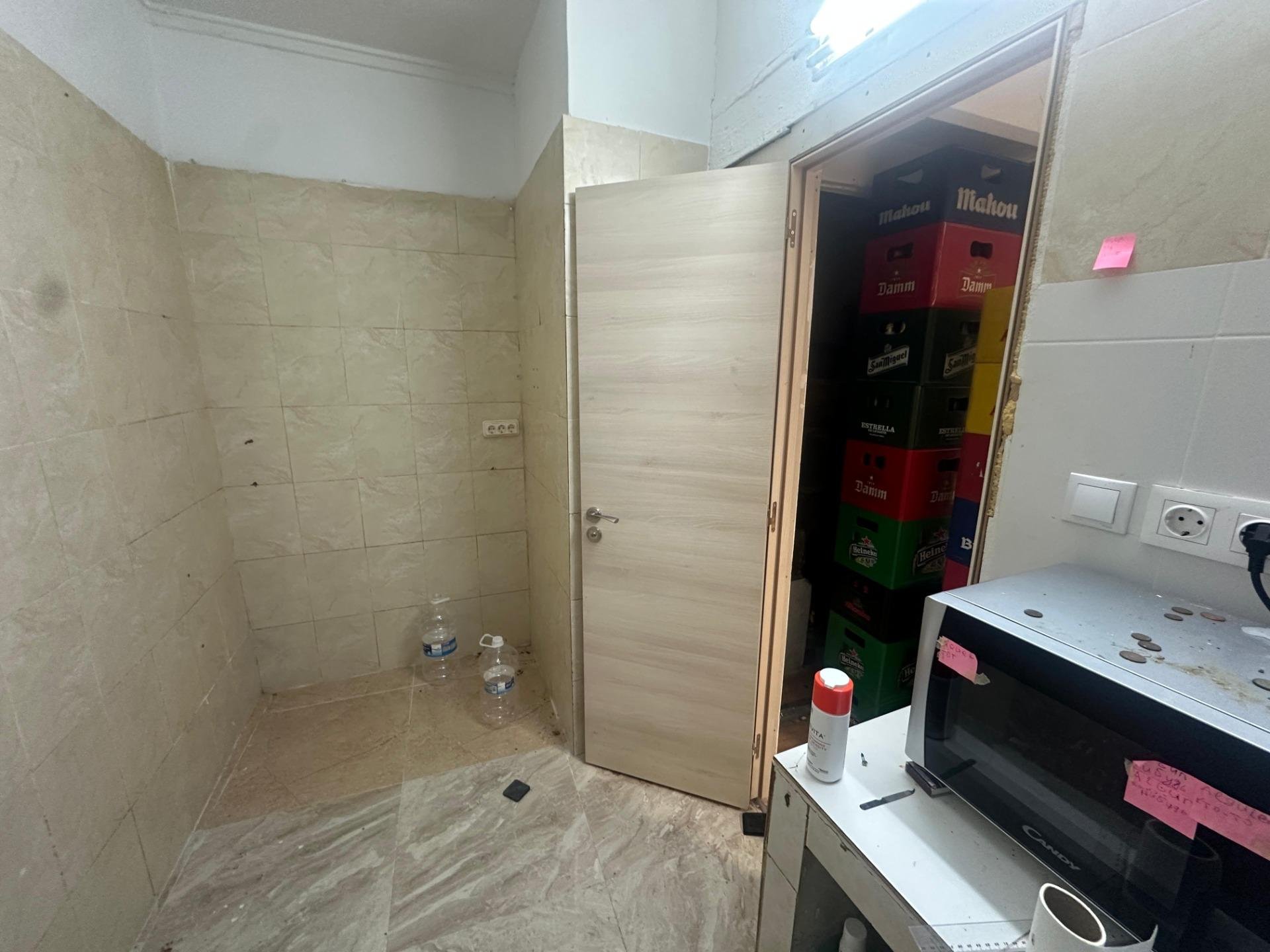 Propiedad comercial en Alicante, España 2 dormitorios, 63 m2 No. 182937