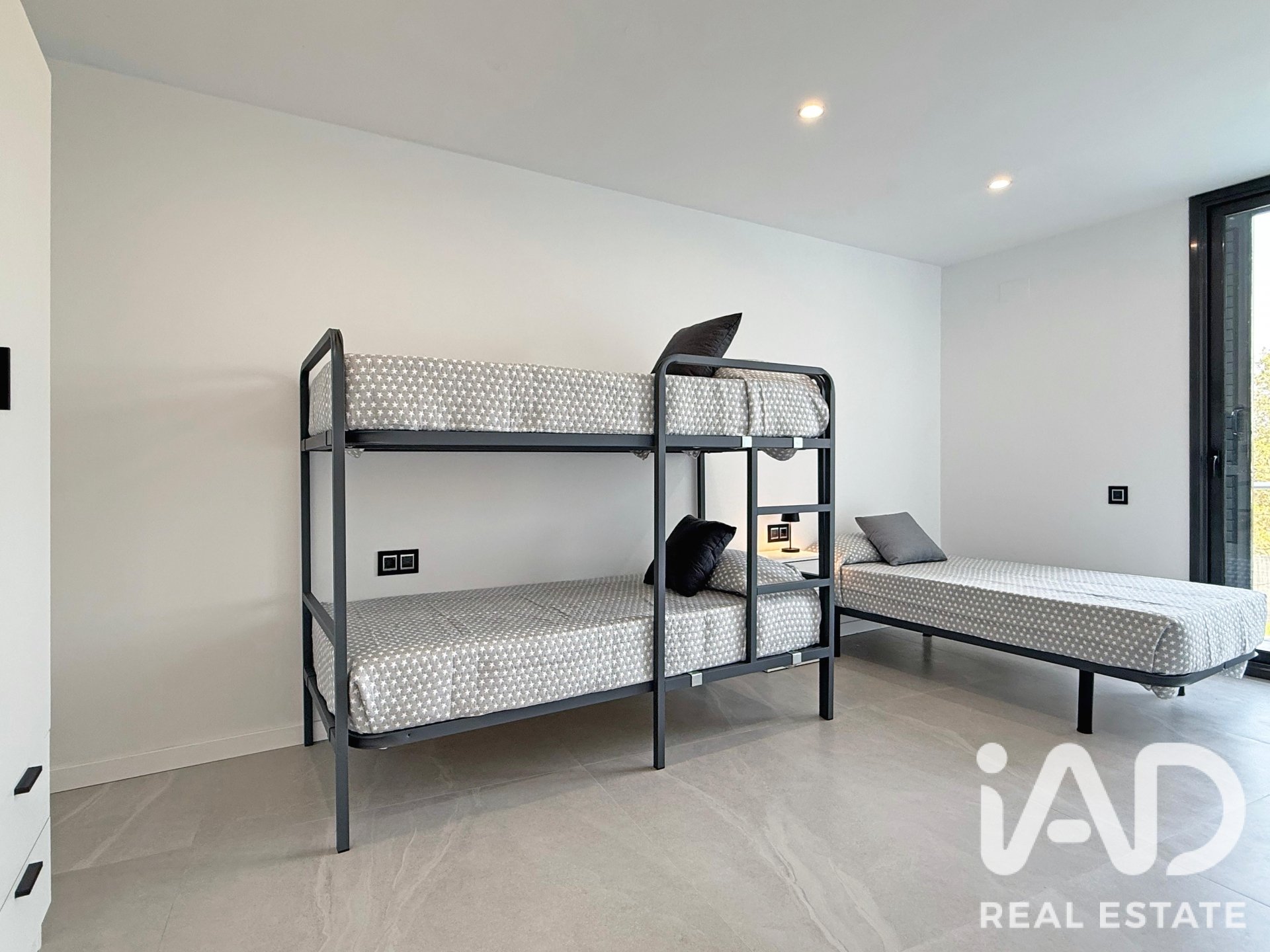 Talo Canyelles, Barcelona, Espanja 3 makuuhuonetta, 224 m2 No. 188208