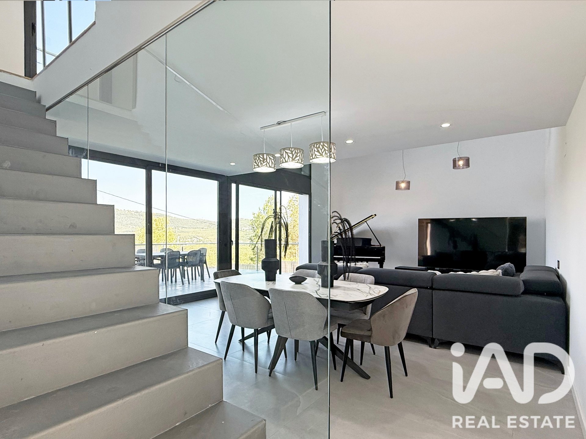 Talo Canyelles, Barcelona, Espanja 3 makuuhuonetta, 224 m2 No. 188208