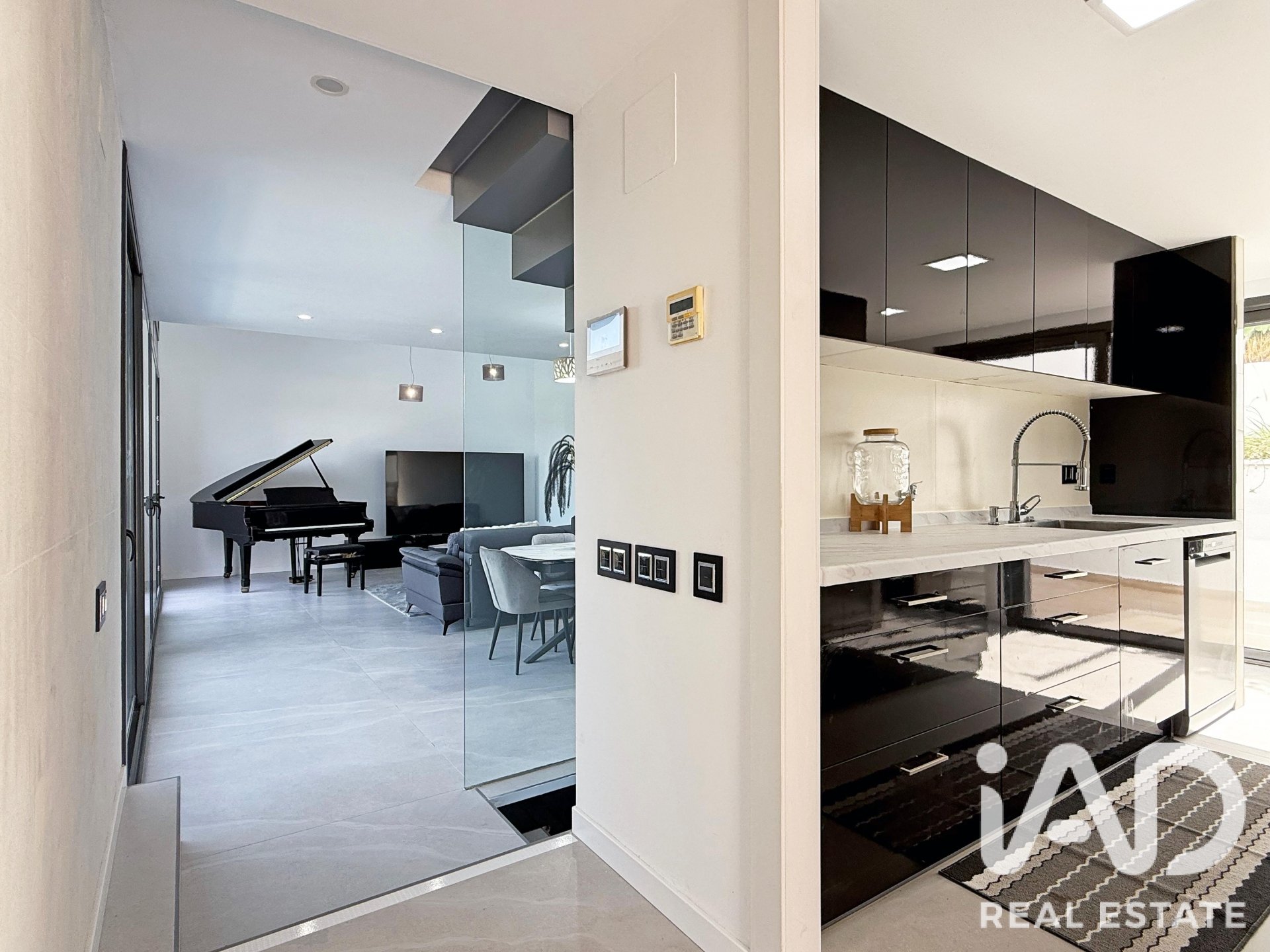 Talo Canyelles, Barcelona, Espanja 3 makuuhuonetta, 224 m2 No. 188208