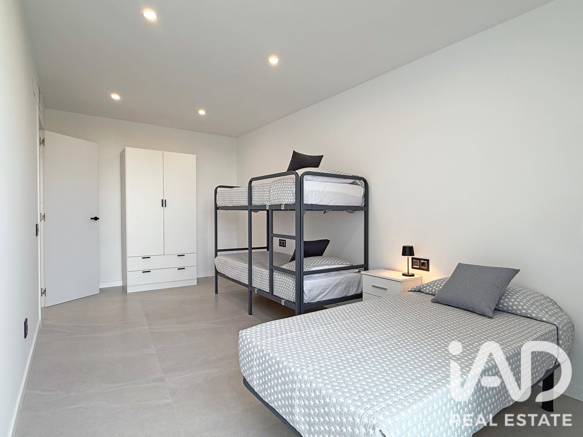 Talo Canyelles, Barcelona, Espanja 3 makuuhuonetta, 224 m2 No. 188208