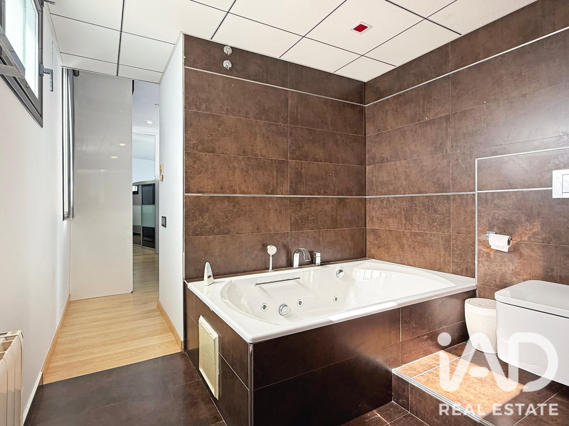 Talo Canyelles, Barcelona, Espanja 3 makuuhuonetta, 224 m2 No. 188208