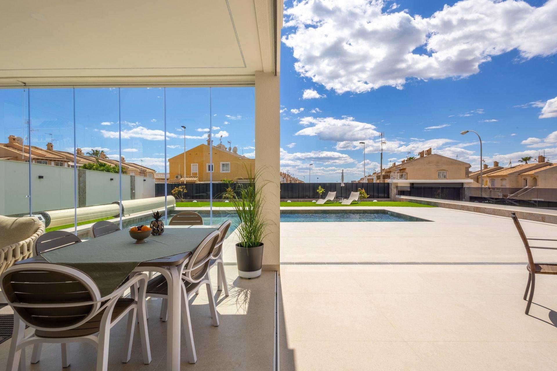 Huvila Torrevieja, Alicante, Espanja 234 m2 No. 195887