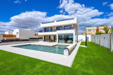 Villa in Torrevieja, Alicante, Spain 234 sq.m. No. 195887