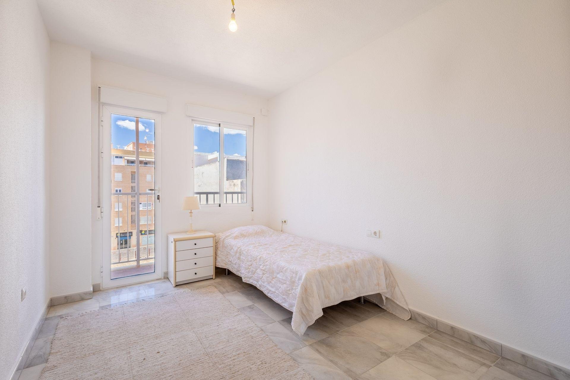 Huoneisto La Mata, Alicante, Espanja 89 m2 No. 195891