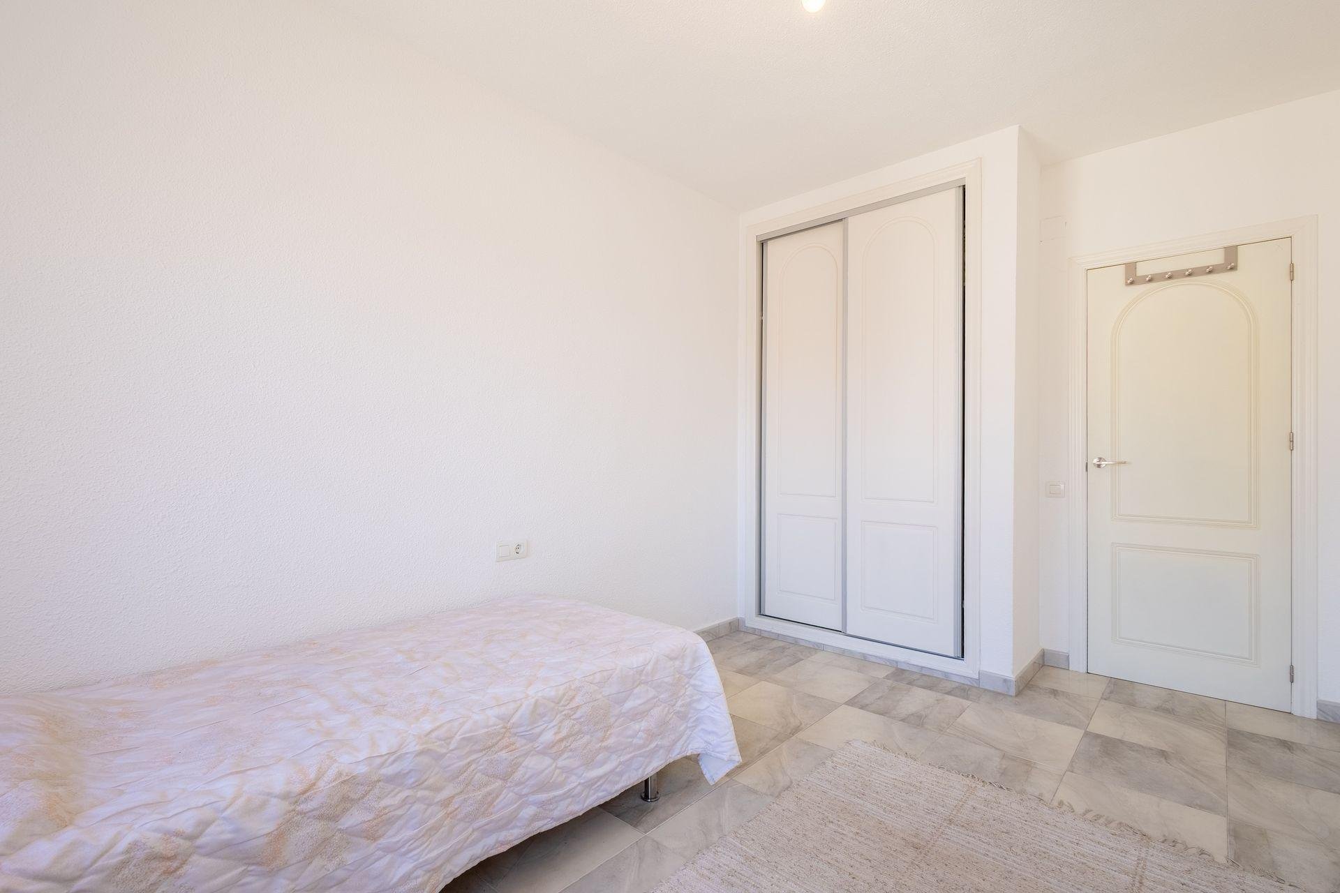 Huoneisto La Mata, Alicante, Espanja 89 m2 No. 195891