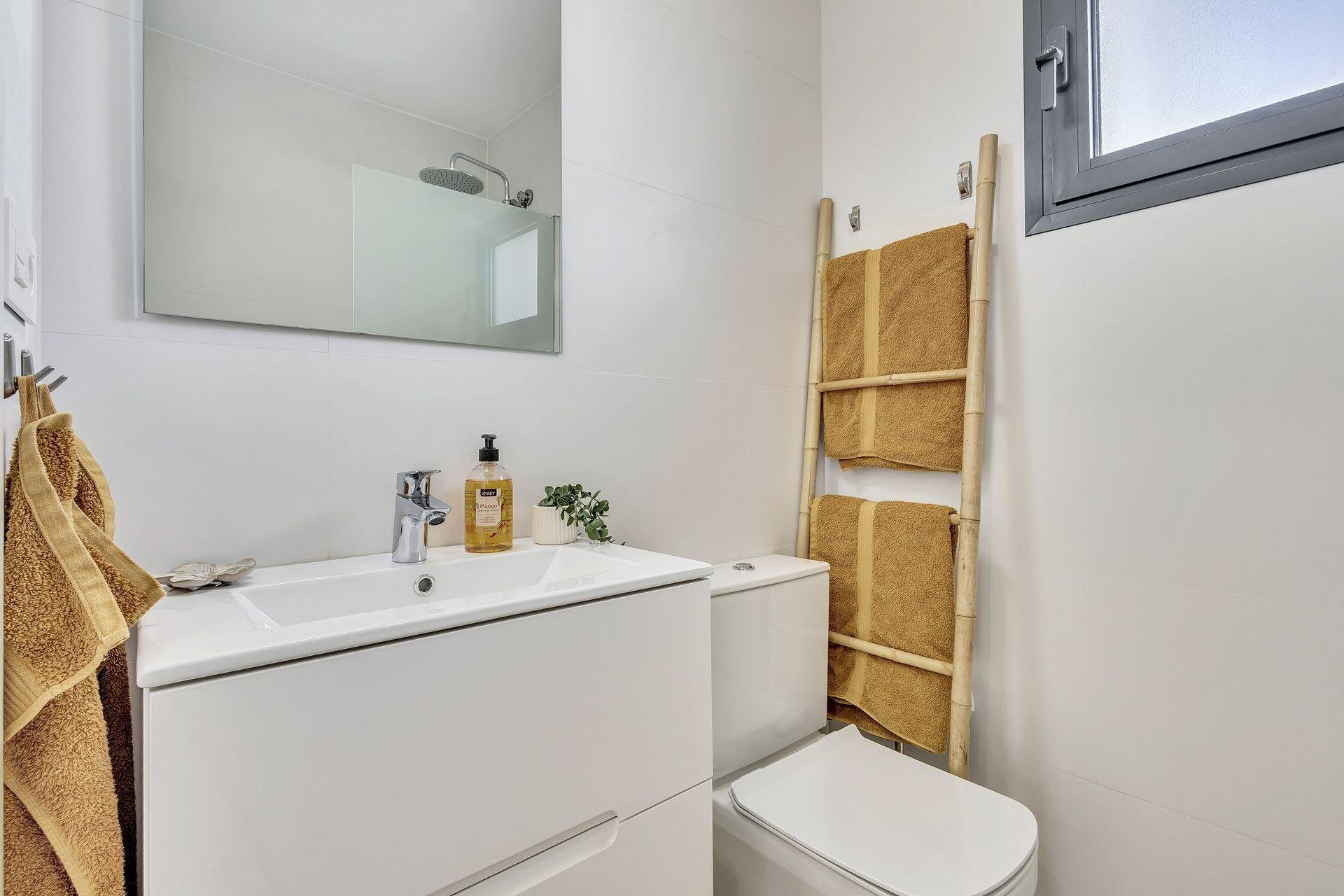 Huoneisto Los Alcazares, Murcia, Espanja 145 m2 No. 195885