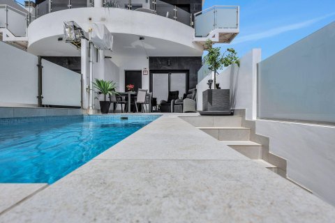 Huoneisto Los Alcazares, Murcia, Espanja 145 m2 No. 195885