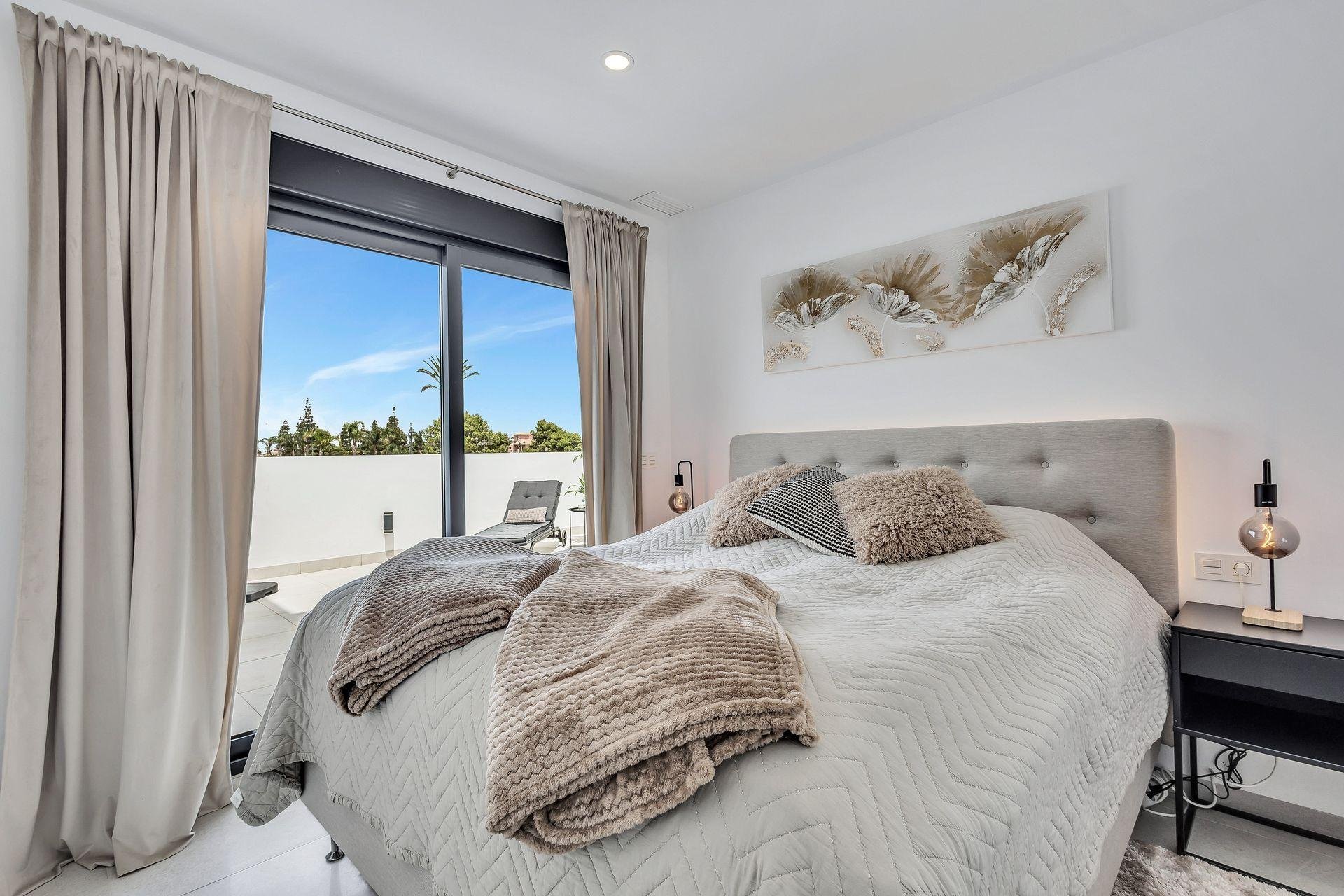 Huoneisto Los Alcazares, Murcia, Espanja 145 m2 No. 195885