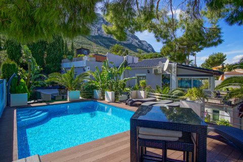 Villa in Denia, Alicante, Spain 5 bedrooms, 182 sq.m. No. 80257