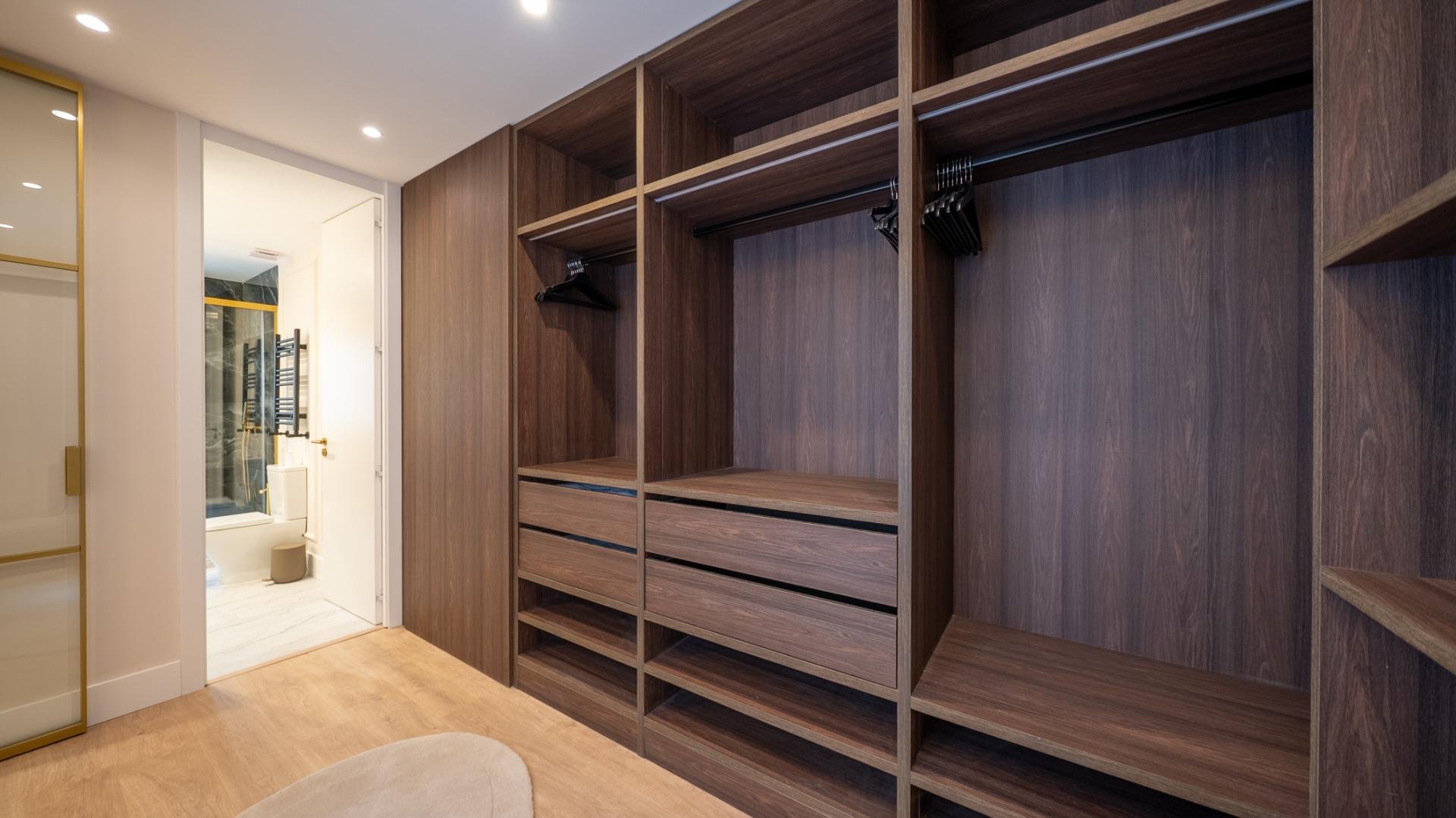 Apartamento en Madrid, España 3 dormitorios, 235 m2 No. 165780