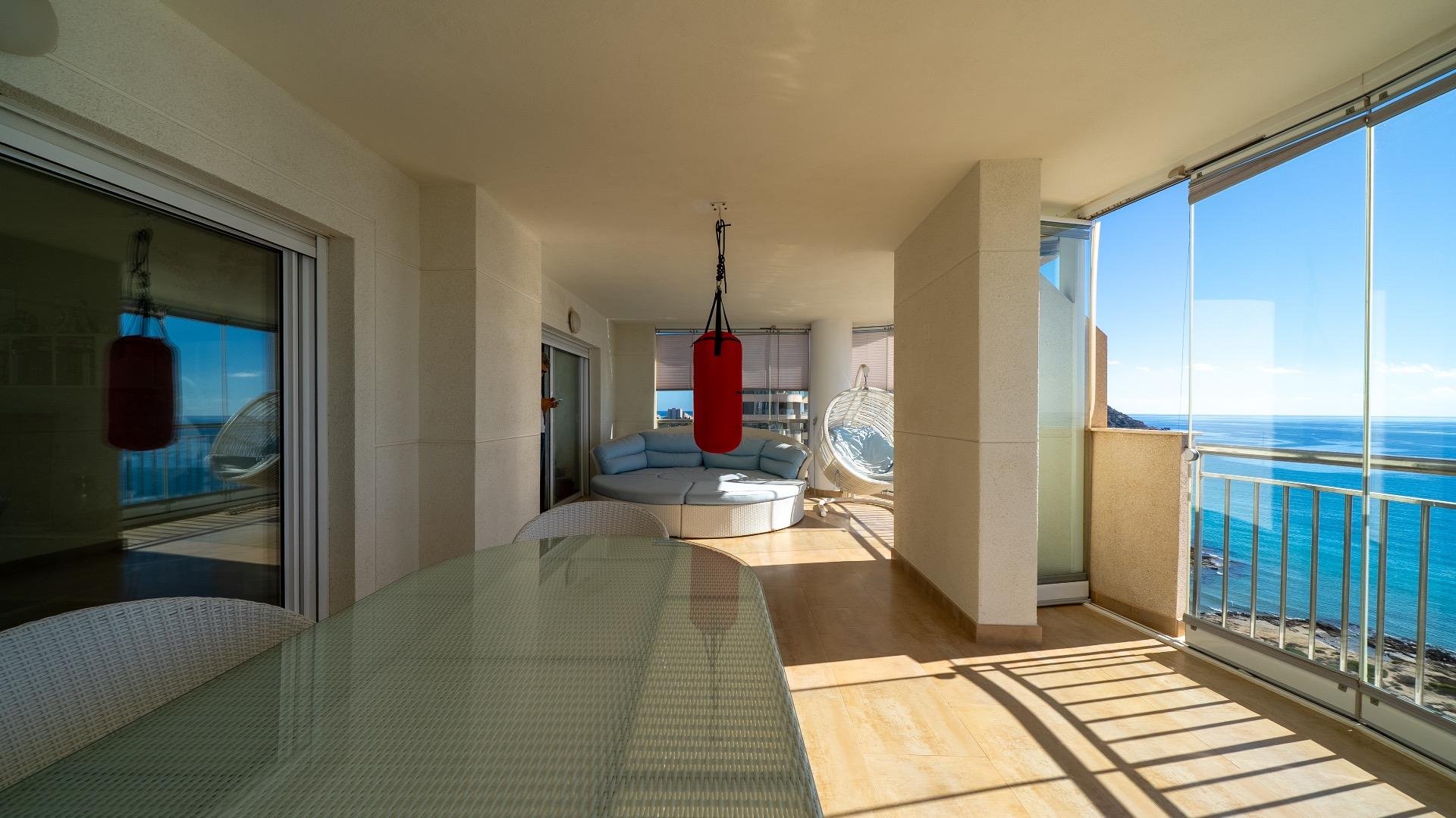 Appartamento a Calpe, Alicante, Spagna 4 camere da letto, 210 mq. N° 165783