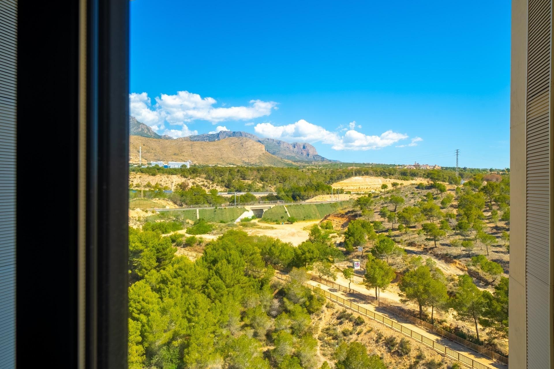 Apartment in Benidorm, Alicante, Spain 2 bedrooms, 98 sq.m. No. 165778