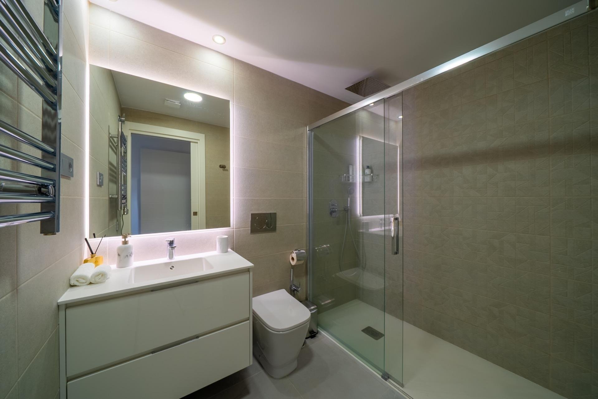 Apartment in Benidorm, Alicante, Spain 2 bedrooms, 98 sq.m. No. 165778