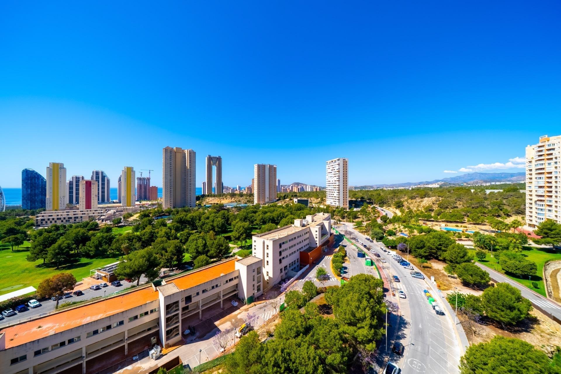 Apartment in Benidorm, Alicante, Spain 2 bedrooms, 98 sq.m. No. 165778
