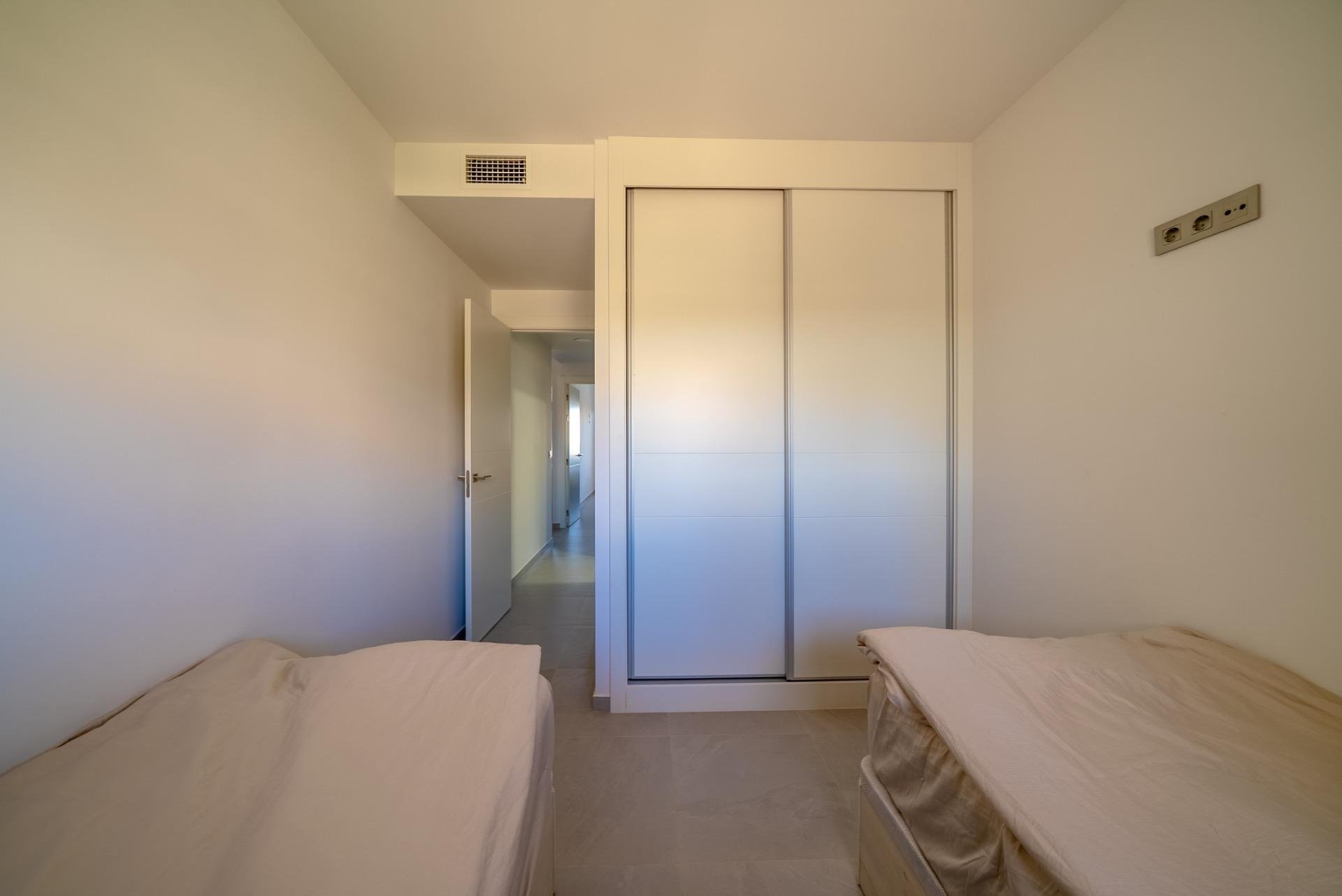 Apartment in Benidorm, Alicante, Spain 2 bedrooms, 98 sq.m. No. 165778