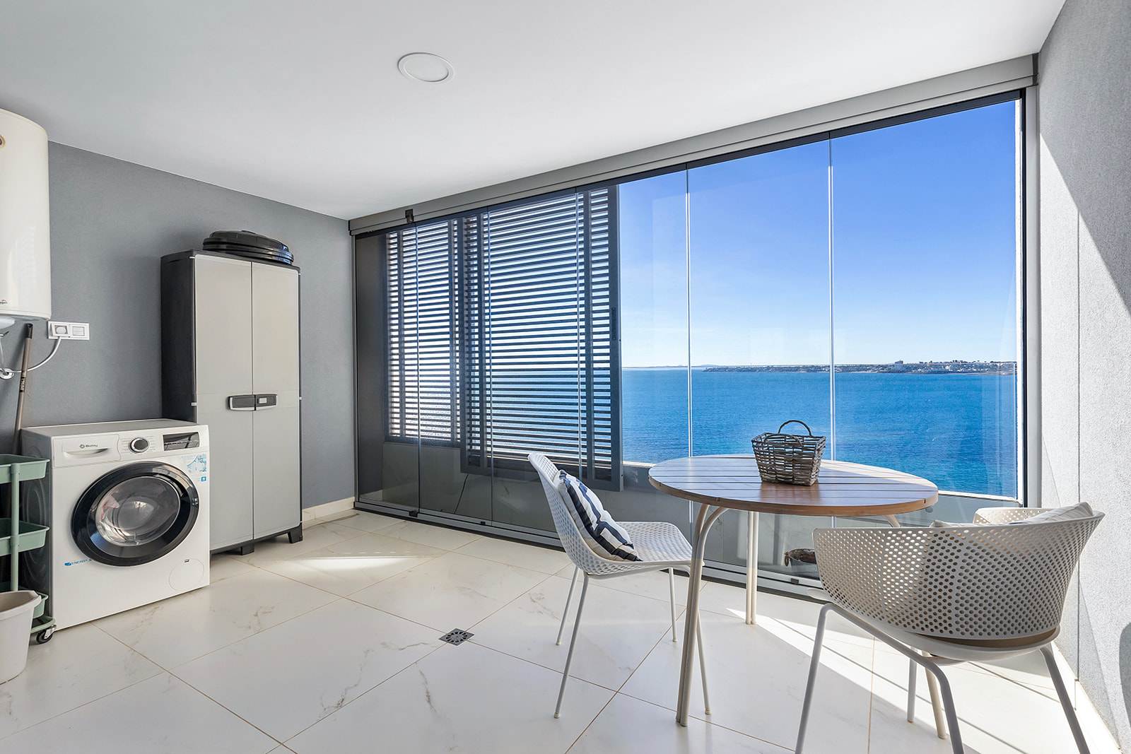 Apartment in Punta Prima, Alicante, Spain 2 bedrooms, 122 sq.m. No. 181227