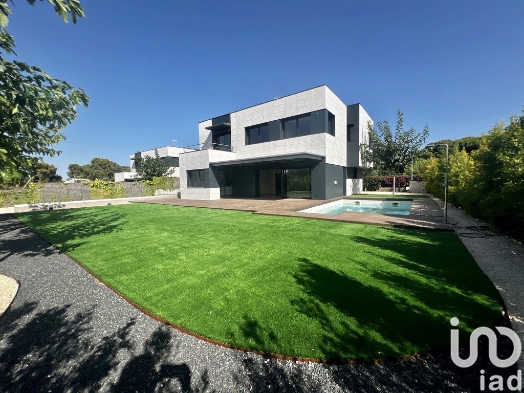 Hus i Sant Andreu de Llavaneres, Barcelona, Spanien 5 sovrum, 700 kvm. Nr. 153921