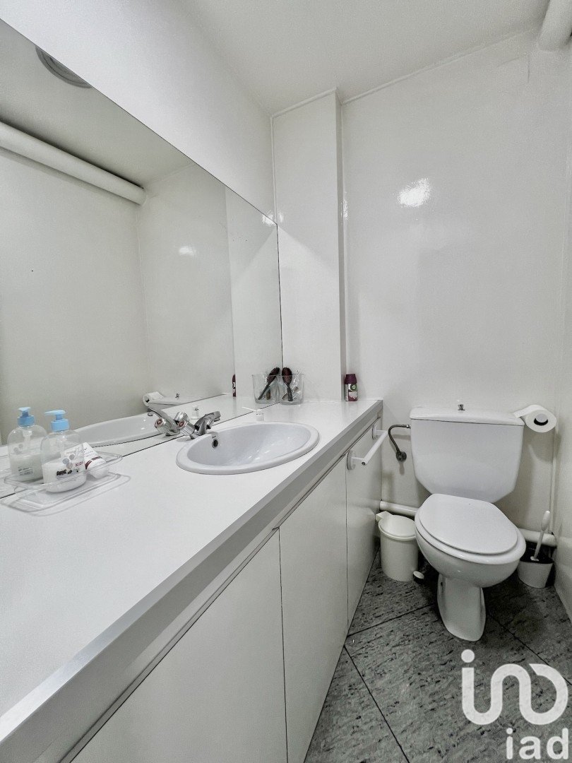 Commercial property in Barcelona, Spain 1 bedroom, 184 sq.m. No. 153922