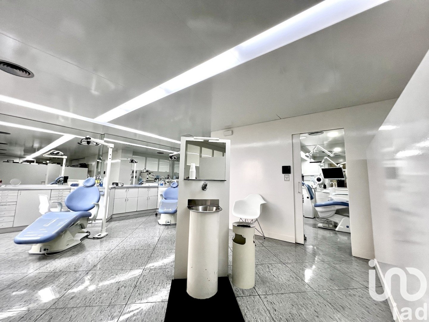 Commercial property in Barcelona, Spain 1 bedroom, 184 sq.m. No. 153922