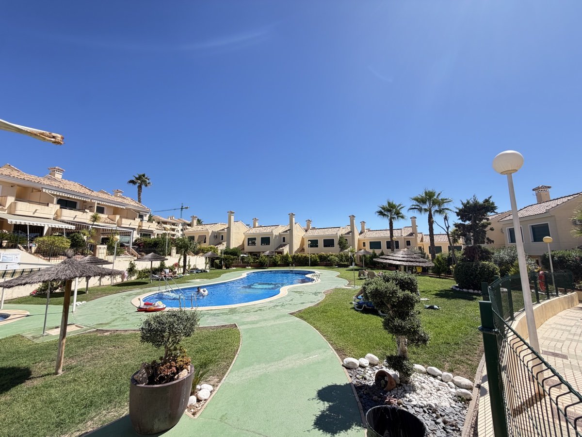Townhouse in Dehesa De Campoamor, Alicante, Spanien 2 Schlafzimmer, 90 m2 Nr. 196397