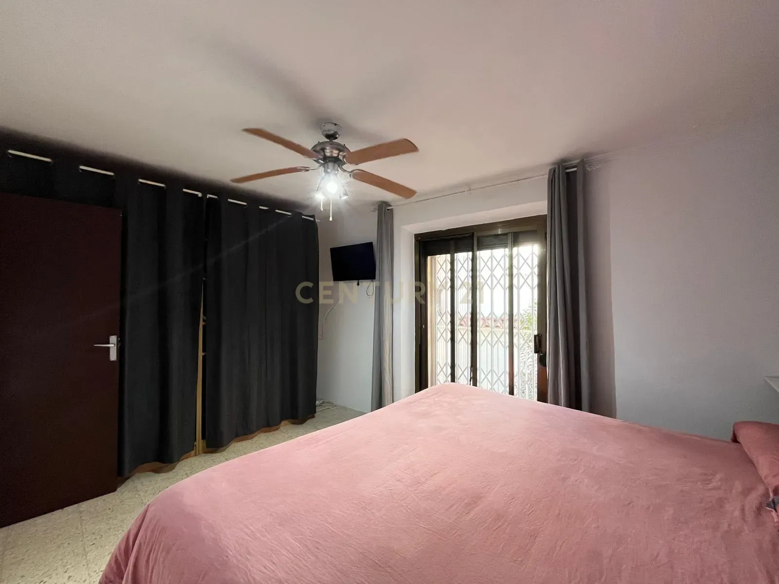 House in Vilanova i la Geltru, Barcelona, Spain 6 bedrooms, 251 sq.m. No. 195294