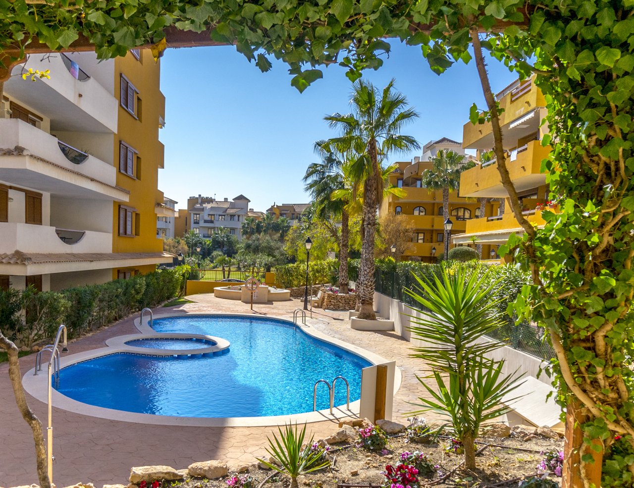 Apartamento en Punta Prima, Alicante, España 3 dormitorios, 73 m2 No. 194927